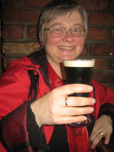 På Irland smakar en Guinness som bäst.